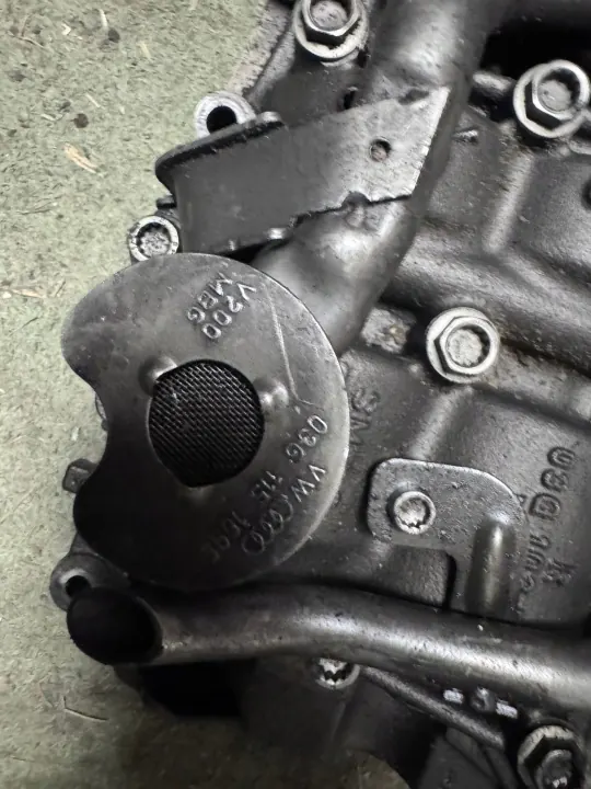 Bomba de aceite OEM 03G115105C para Audi A4 A6 Passat 2.0 TDI image 6