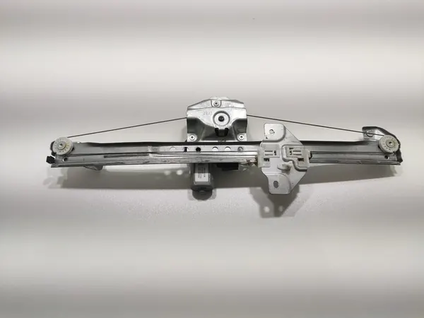 Elevador de vidro dianteiro direito Renault Express II 2021-24 OEM image 4