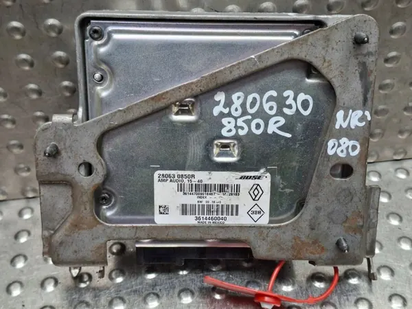 Amplificateur Audio Renault OEM S26282080 - Occasion image 2