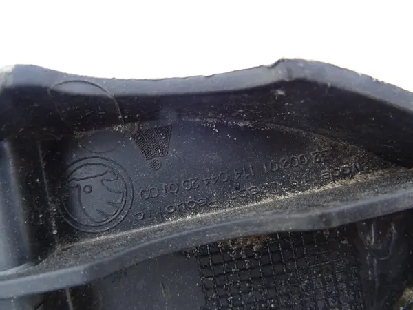 Oikea puskurituki Skoda Octavia III image 4