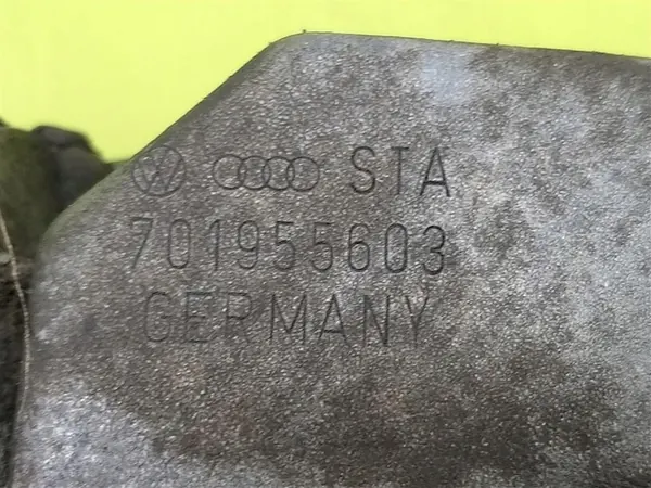 Pyyhkijänmekanismin moottori VW Transporter T4 1992-2003 OEM image 2