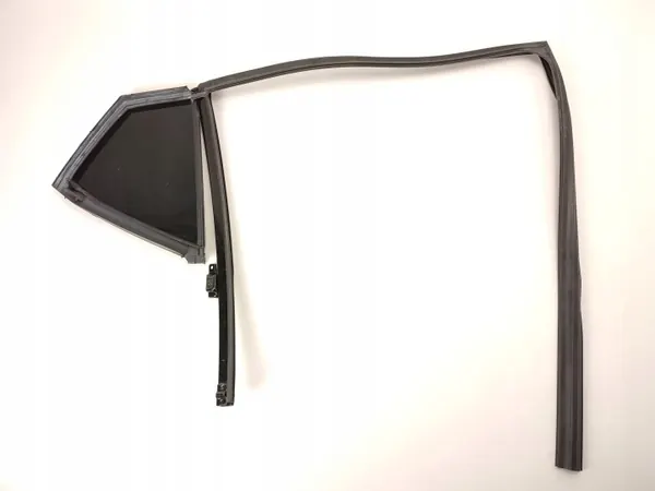 Vidrio Triangular Lateral Puerta Trasera Izquierda OEM 43R000381 image 3