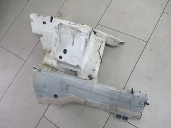 W204 Vorderer linker Kotflügel OEM - Gebrauchter Mercedes-Benz image 3