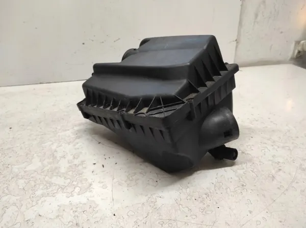 Caja Filtro Aire OEM 55353465 para Opel Astra H image 3