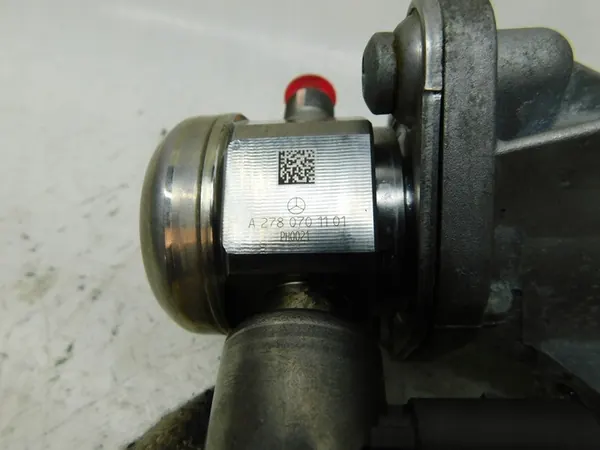 Brandstofpomp Mercedes C E S GLC GLE A2780701101 image 6