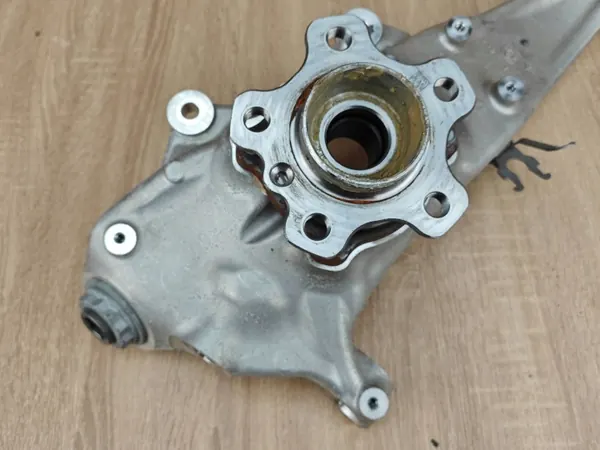 Framhjulsnav Höger OEM 6884386 BMW 530i G30 image 3