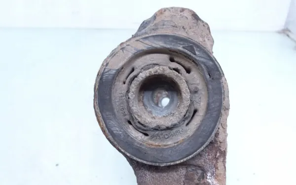 Skoda Octavia Mk1 Achterdifferentieelsteun OEM ARA135203 image 3
