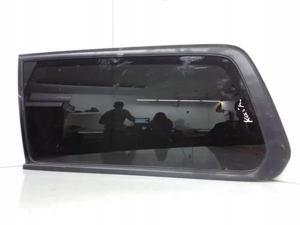 Vitre latérale arrière Volvo XC70 OEM 30674857 image 2