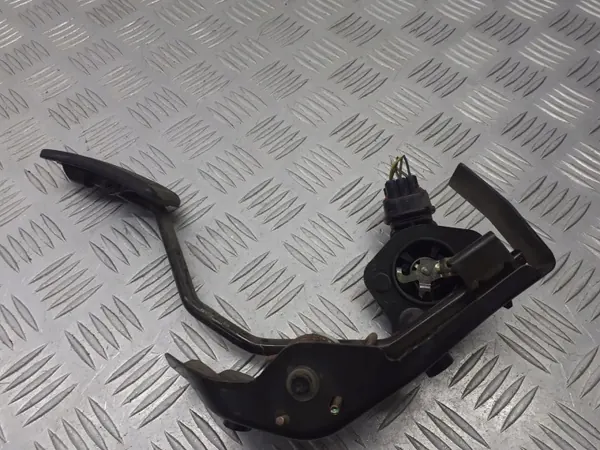 Pédale d'accélérateur OEM 78111-35030 pour Toyota Avensis image 2