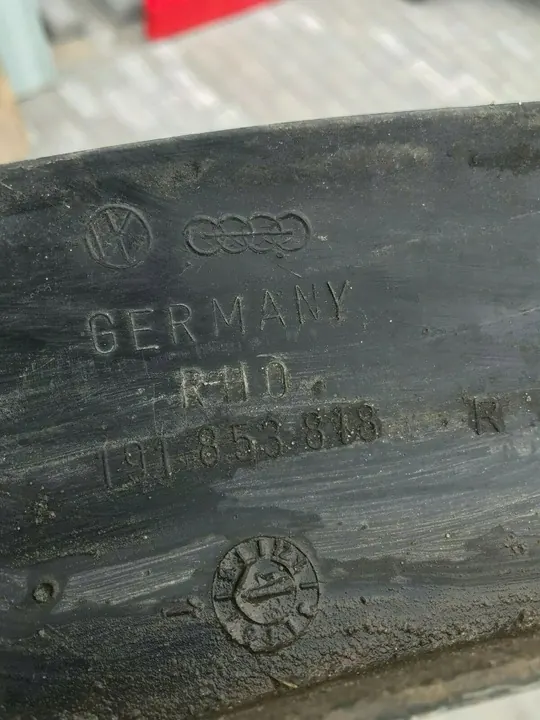 Volkswagen Golf II 1984 Right Side Rear Fender Trim image 10