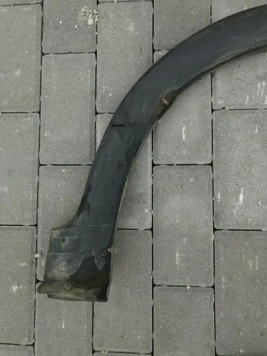 Volkswagen Golf II 1984 Right Side Rear Fender Trim image 8