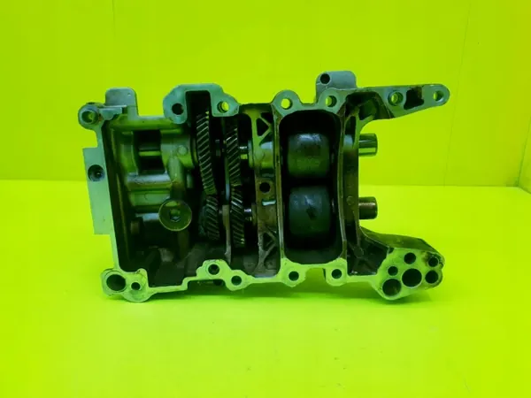 Pompe à huile d'occasion OEM 06B103535F Audi 2.0 TFSI image 6