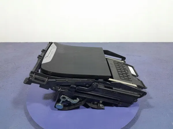 BMW X7 G07 keskikonsolin säilytys OEM 9399863 image 4