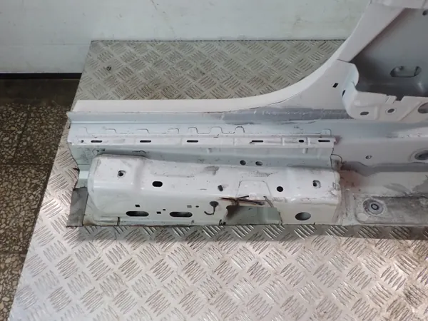 Oikea Pylväs Skoda Fabia IV 1.0 TSI 2023 OEM LF9E 11664 image 9