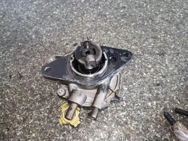 Vakuumpump OEM 55193232 för Opel Corsa C 1.3CDTI image 2