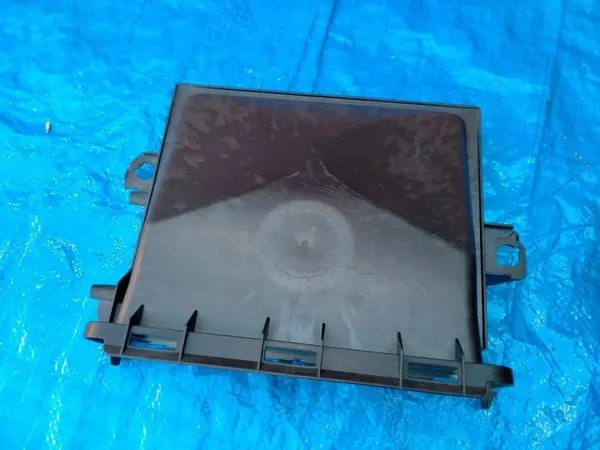 Mercedes W206 Inneklimfilterhus OEM A2068300700 image 2