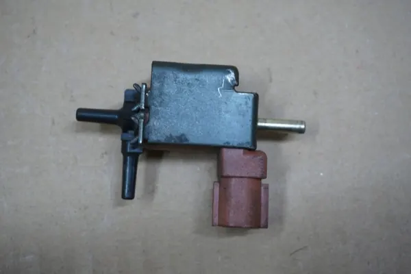Válvula de vácuo RAV4 II OEM 2.0 D4D 00-05 image 4