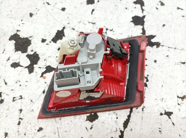 Lámpara Trasera Izquierda Audi A3 II (2003-2013) OEM 8P4945093B image 2