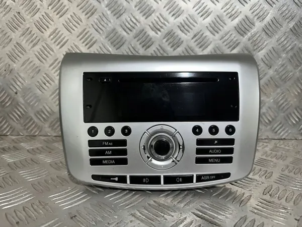 Radio Lancia Delta III OEM 7648366316 - Usado image 2