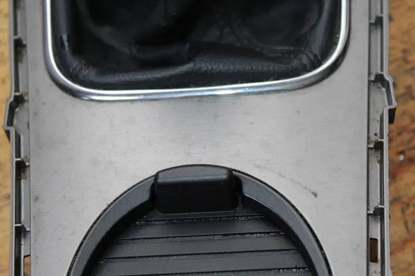 Toyota OE AVENSIS III T27 Middenconsole Asbak image 8