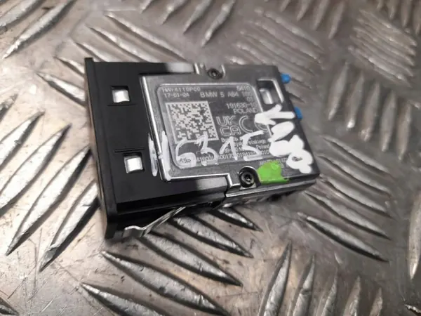 BMW 1 F40 Ladeport Tunnelabdeckung OEM 5A84160 image 3