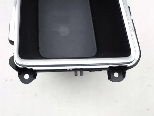 Skoda Enyaq iV 2023 Middenconsole lade OEM 1437817 image 5