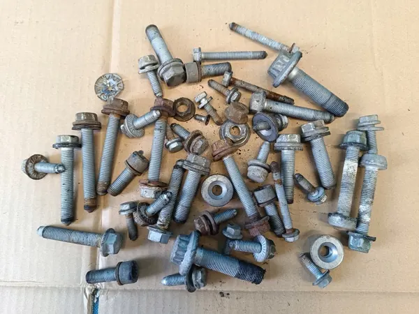 Boulons suspension SEAT OE OEM 2,95KG pour Leon 4 image 2
