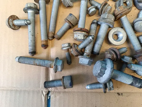 Boulons suspension SEAT OE OEM 2,95KG pour Leon 4 image 3