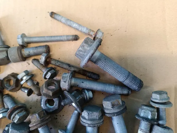 Boulons suspension SEAT OE OEM 2,95KG pour Leon 4 image 5