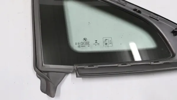 Vitre latérale fixe arrière gauche BMW F44 OEM 7483157 image 4