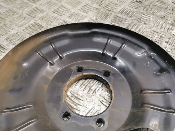 Hyundai i20 BC3 Vasen takajarrukilpi OEM 58390Q0300 image 4