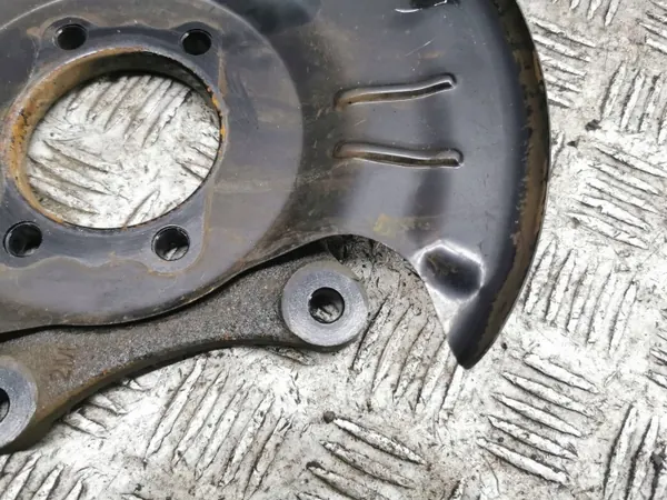 Hyundai i20 BC3 Vasen takajarrukilpi OEM 58390Q0300 image 5
