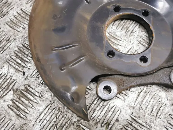 Hyundai i20 BC3 Vasen takajarrukilpi OEM 58390Q0300 image 6