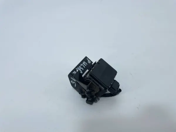 Tutkasensorin kiinnike OEM 28438-3ZU1B Nissan Pulsarille image 3