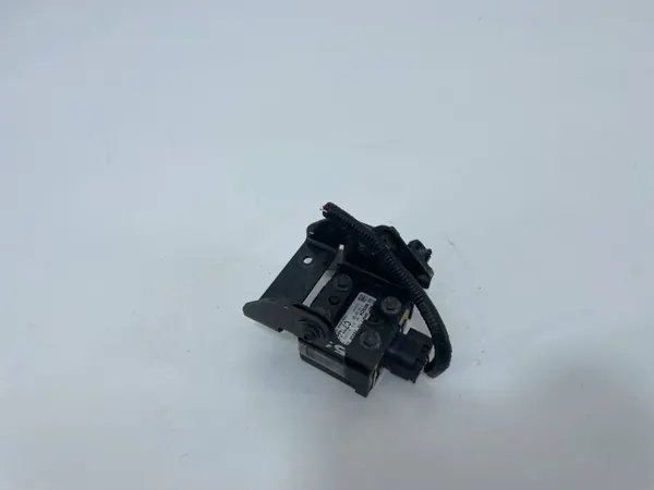 Tutkasensorin kiinnike OEM 28438-3ZU1B Nissan Pulsarille image 8