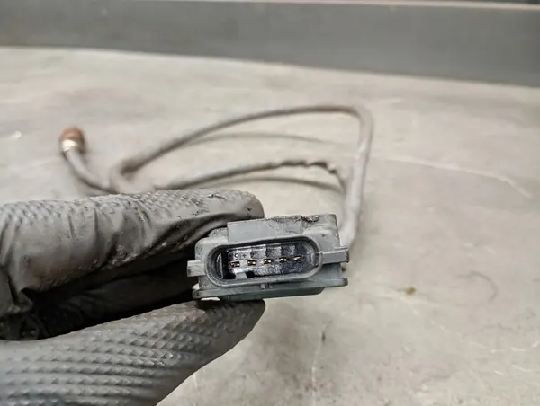 Sensor NOx Lambda BMW G01 G02 G30 G31 G20 OEM 8476457 image 5