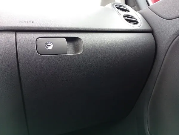 OEM MM-2502-45 Matkustajan hansikaslokero VW Golf Plus image 2