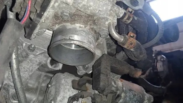 Toyota Avensis Drosselklappe 2009 2.0L 26100-0R020 image 4