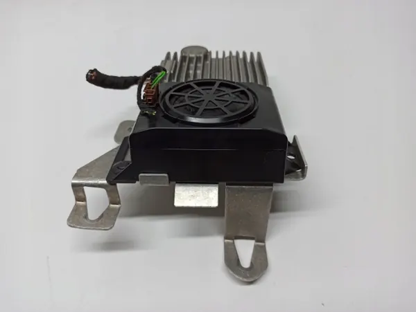 Porsche Taycan 9J1 Radioversterker Module 9J1035243D image 3