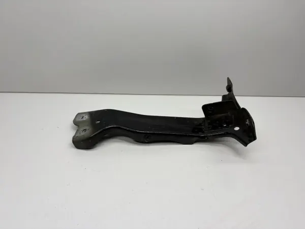 Support de garde-boue droit avant Audi A3 8Y OEM 8Y0821132 image 2