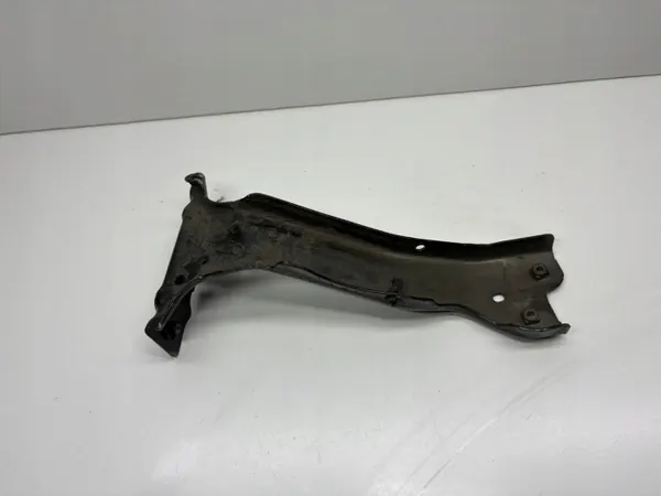Support de garde-boue droit avant Audi A3 8Y OEM 8Y0821132 image 3