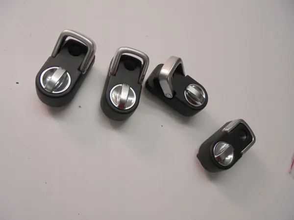 Jaguar F-Pace Dakdragers Bevestigingen OEM 7P0907064GA image 3