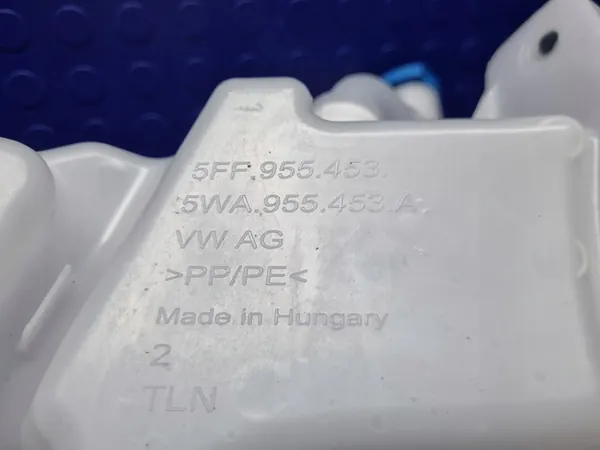 Koko Pesunesteen Säiliö Audi A3 8Y OEM image 10