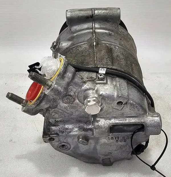 Compresseur de clim Jaguar X150 X250 X351 / Land Rover L319 L320 L322 image 5