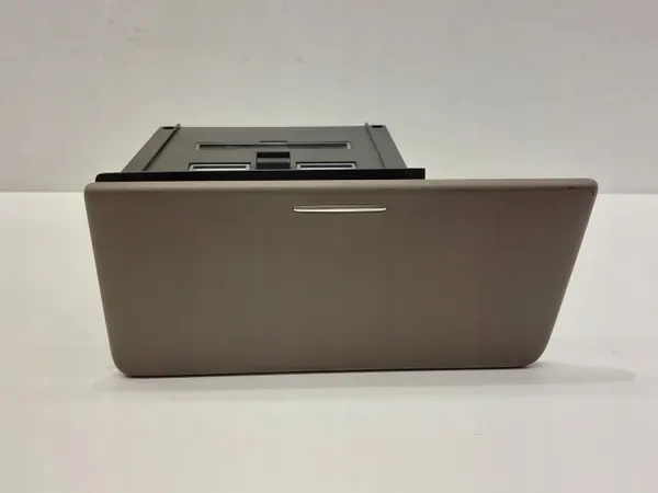 Gebrauchter Aschenbecher OEM 5M1857309B Golf V Plus image 3