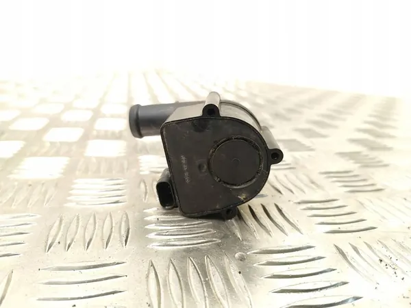 Vattencirkulationspump Audi A3 S3 8V 2016 image 4