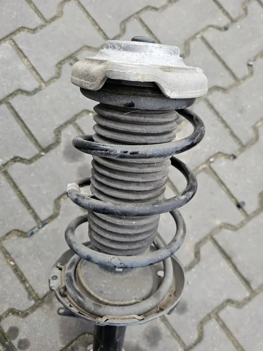 MERCEDES CLA W 118 McPherson Vasemman Etuiskunvaimentimen image 3