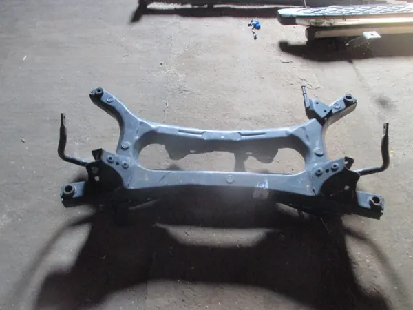 Brazo suspensión trasera Toyota Prius OEM prius Usado image 3