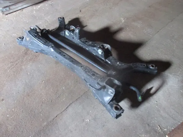 Brazo suspensión trasera Toyota Prius OEM prius Usado image 6