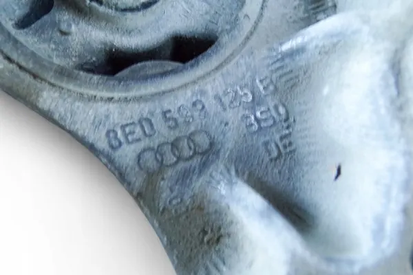 Coussin arrière de différentiel AUDI A4 AVANT 1.8L 2001 OEM image 3